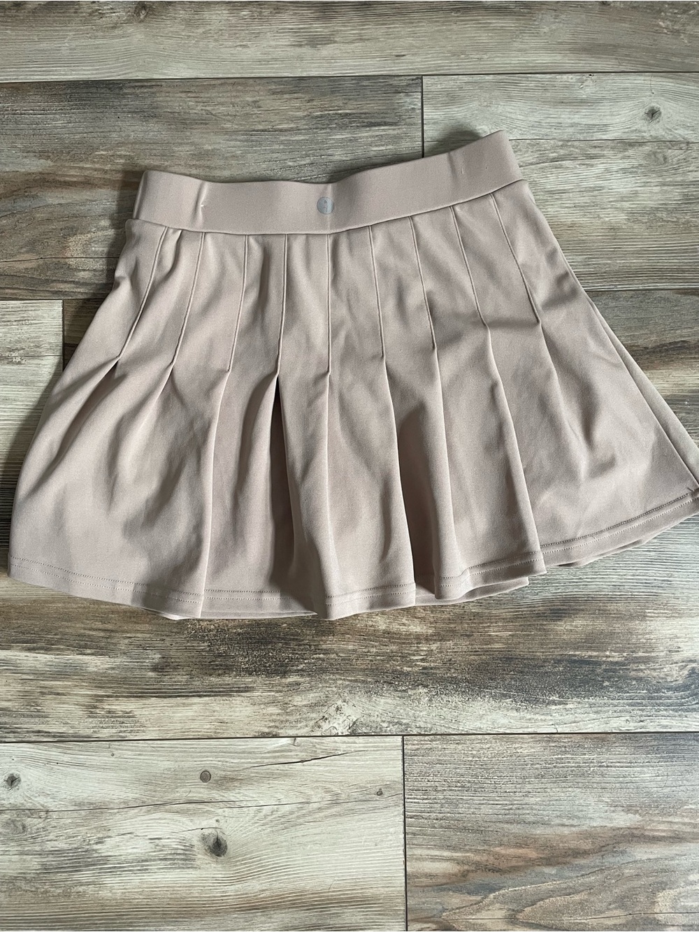 ⭐️3 FOR $8⭐️ see shop for items!
Tan tennis skort